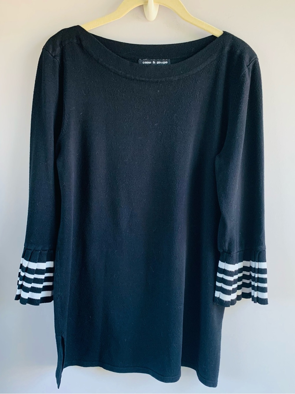 Cable & Gauge Lightweight Sweater Pleats Stripes Monotone Office Work EUC Medium